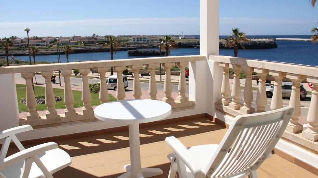 Hostal Sa Prensa Ciutadella  Bagian luar foto